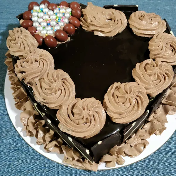 Birthday party cake Kandivali Mumbai